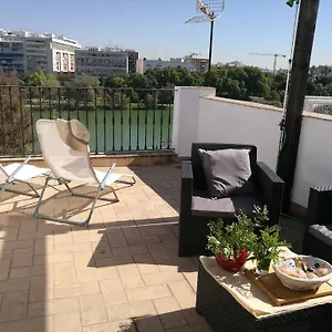 https://magnifico-atico-en-pleno-barrio-de-triana.es-andalucia.com